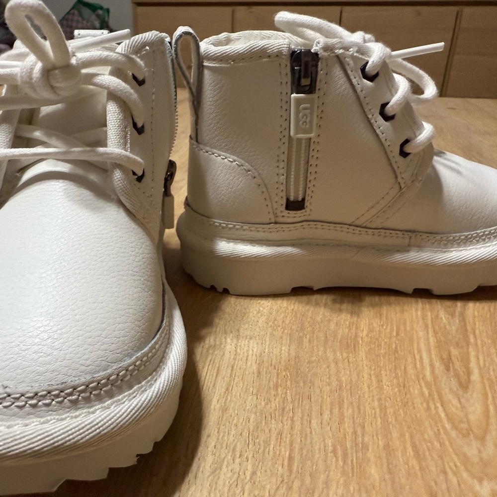 Ugh Neumellta Chukka White Boots